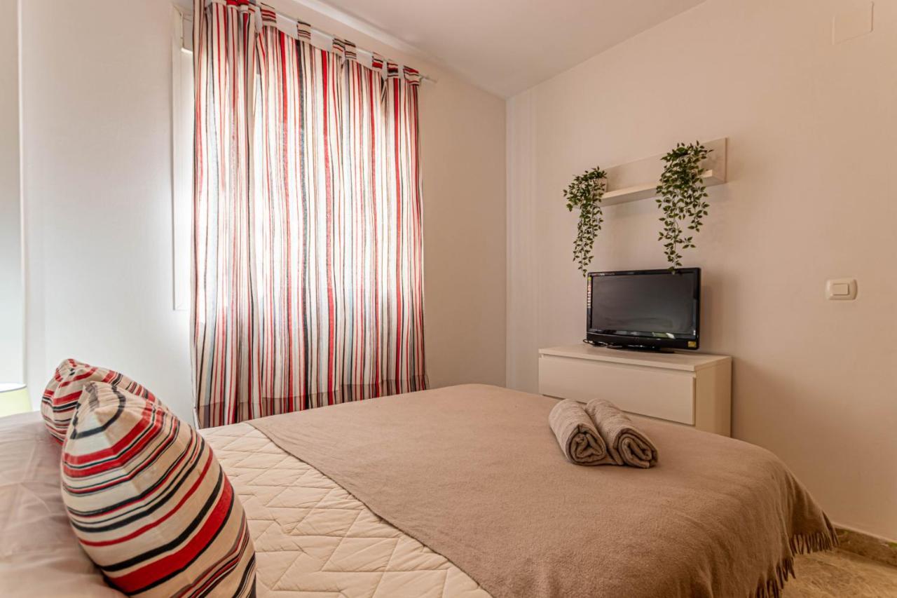 797 Holiday Rentals- Duplex Para 7 En La Carihuela A 1 Min De La Playa Torremolinos Ngoại thất bức ảnh