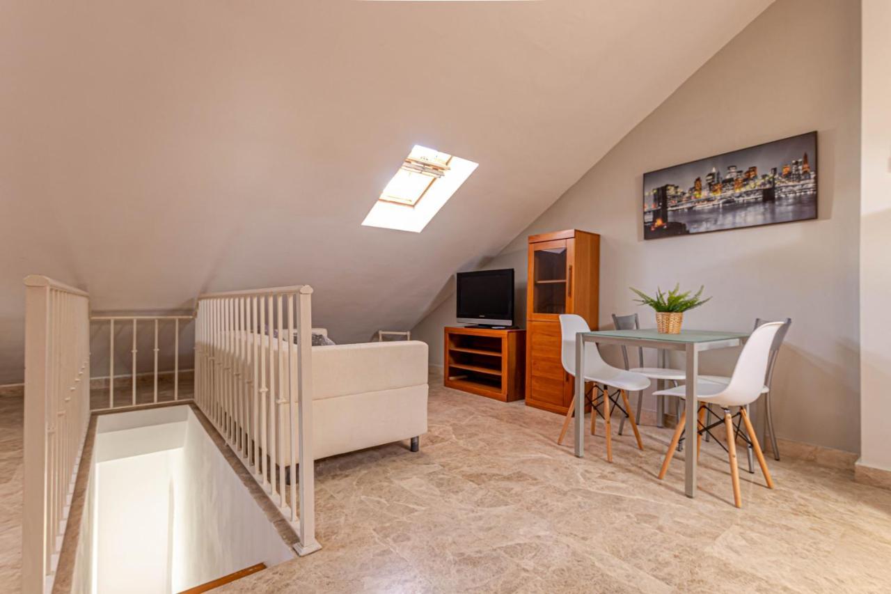 797 Holiday Rentals- Duplex Para 7 En La Carihuela A 1 Min De La Playa Torremolinos Ngoại thất bức ảnh